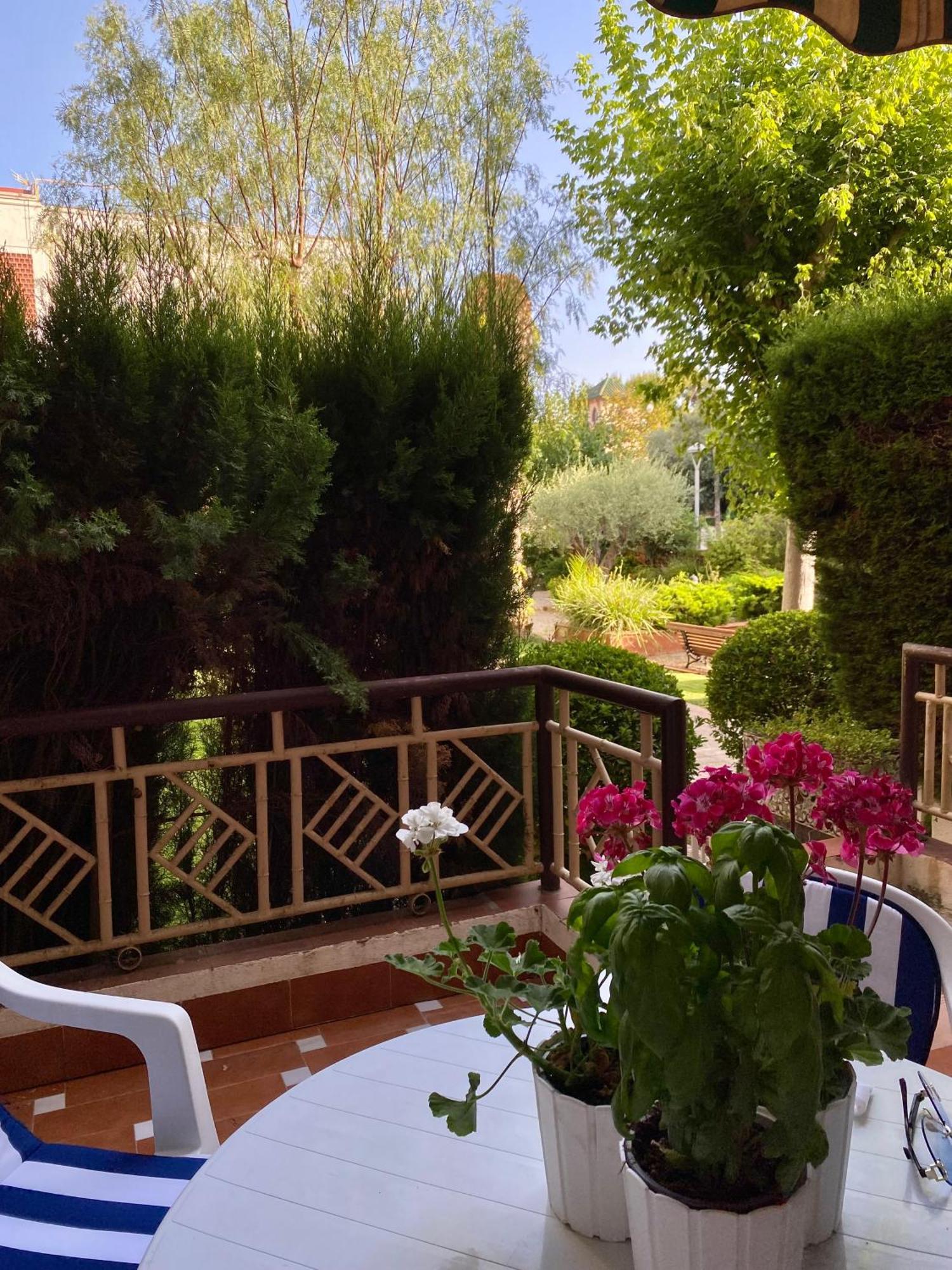 Mediterranean Escape Барселона Экстерьер фото